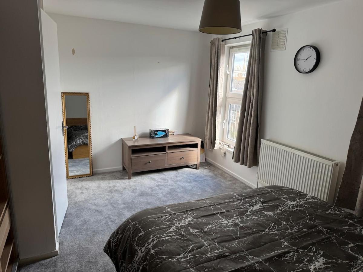 Modern 2 Bedroom Terrace Apartment London