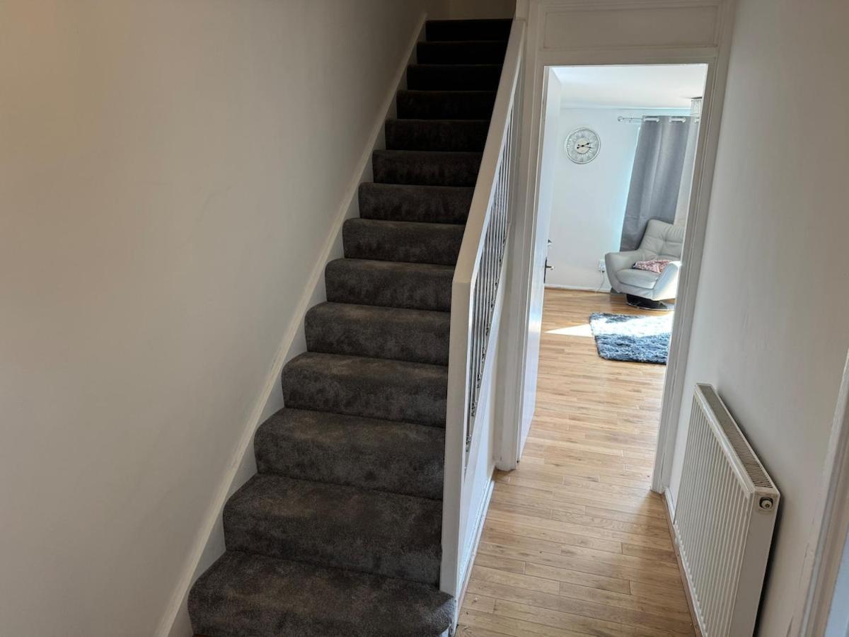 Modern 2 Bedroom Terrace London