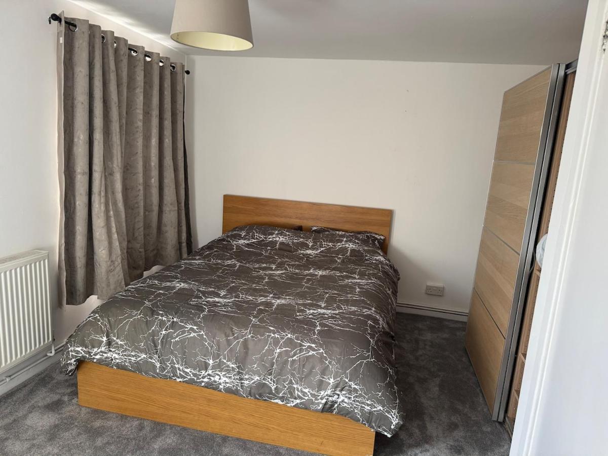 Modern 2 Bedroom Terrace * London
