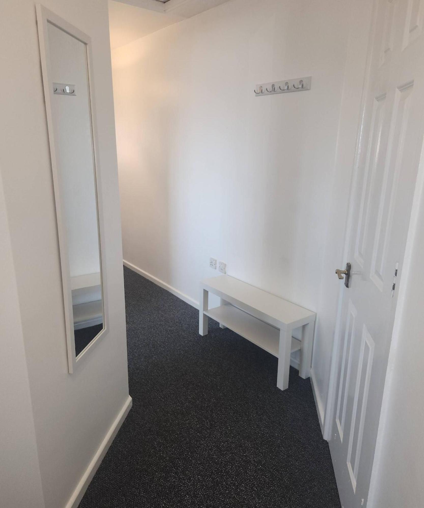 Apartment Serene Retreat - 2 Bedroom Flat For Rent London