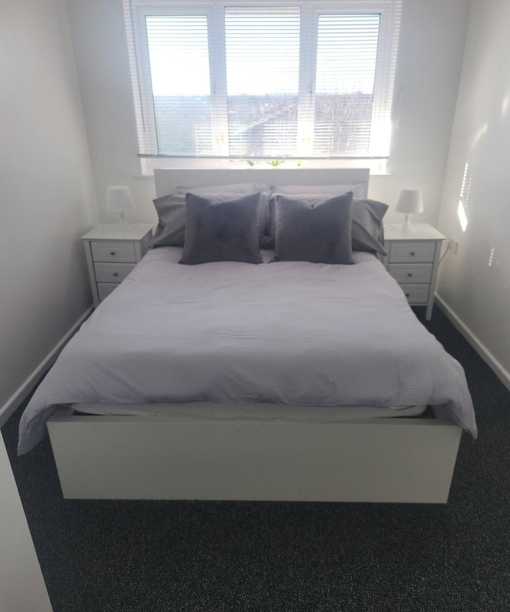 Apartment Serene Retreat - 2 Bedroom Flat For Rent *