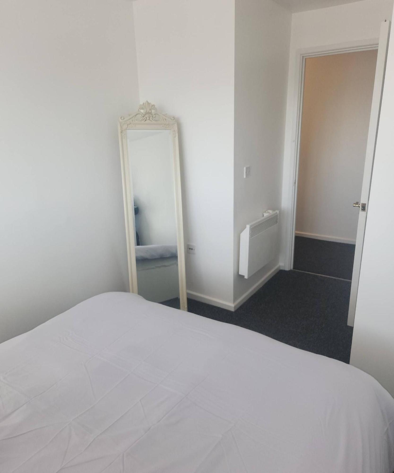 Serene Retreat - 2 Bedroom Flat For Rent *