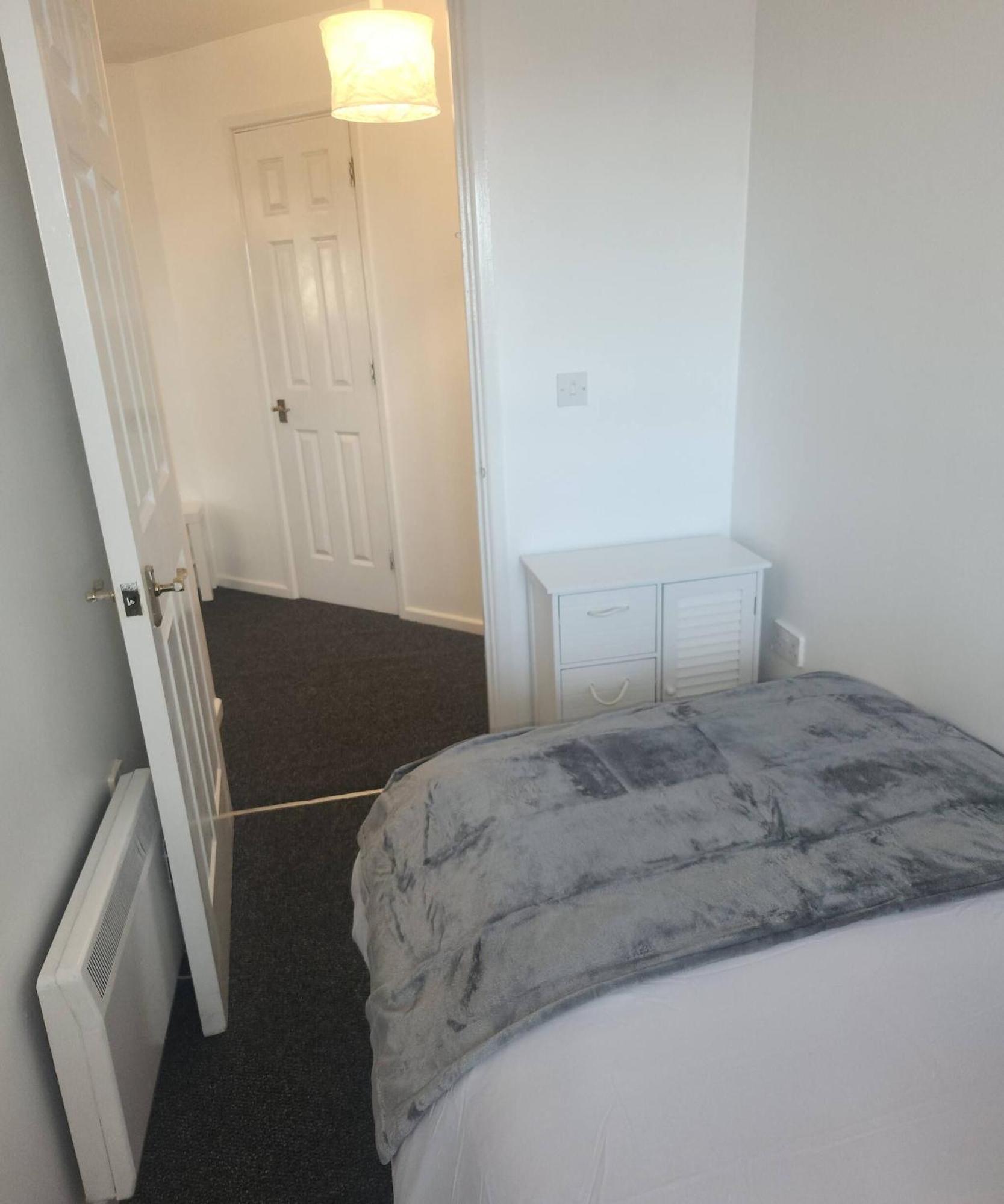 Serene Retreat - 2 Bedroom Flat For Rent Apartment *