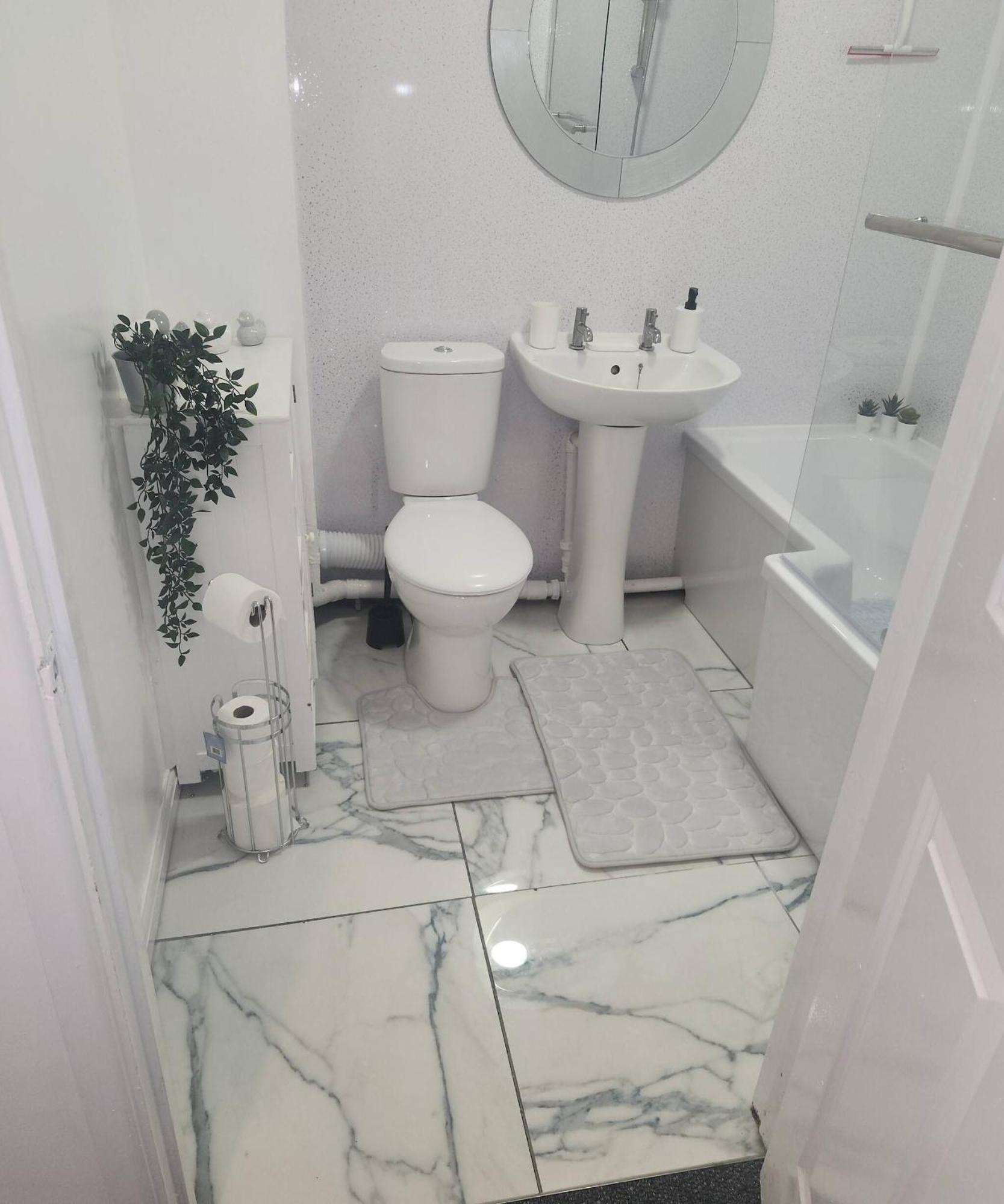 Apartment Serene Retreat - 2 Bedroom Flat For Rent *
