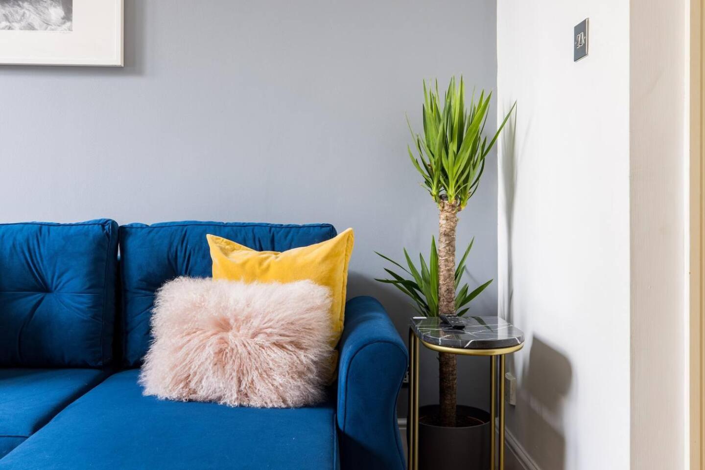 Niru Experience Huge Private Terrace London