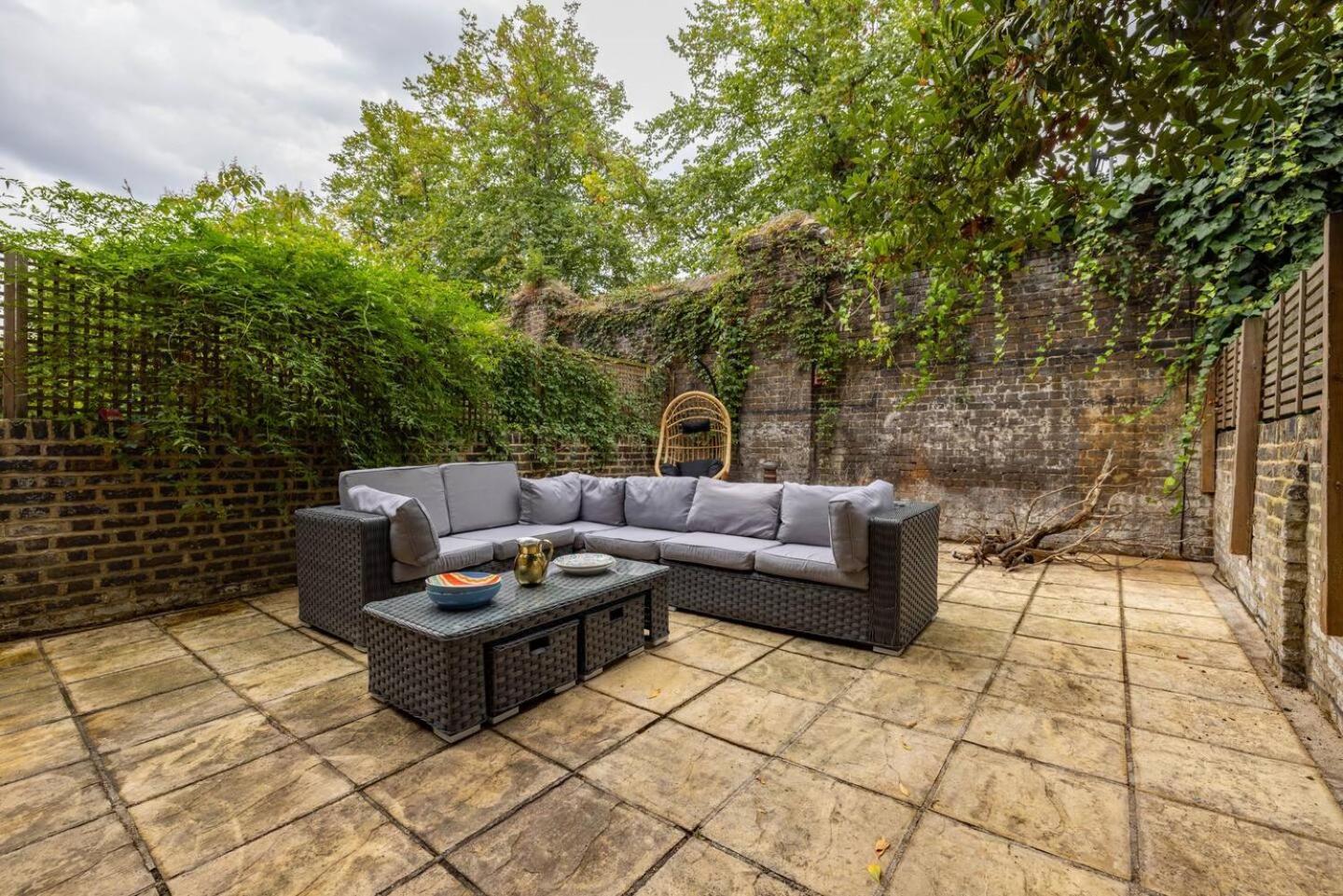 Apartment Niru Experience Huge Private Terrace London