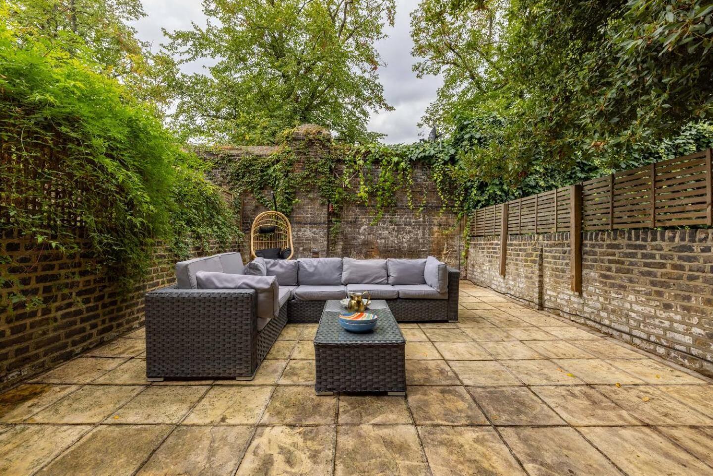Niru Experience Huge Private Terrace Apartment