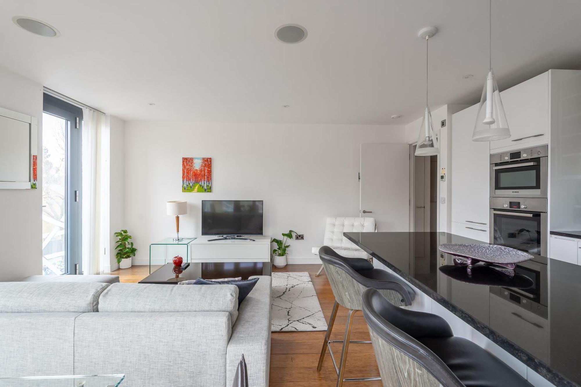 Modern, Stylishly Furnished Apartment, With Wrap Around Balcony In Notting Hill Apartment London