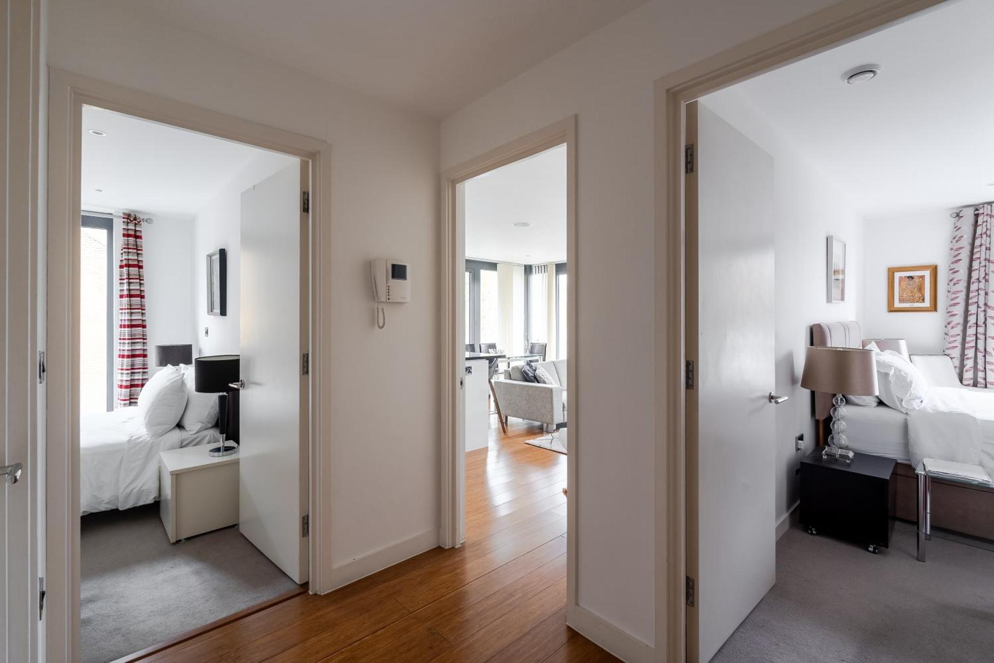 Modern, Stylishly Furnished Apartment, With Wrap Around Balcony In Notting Hill * London