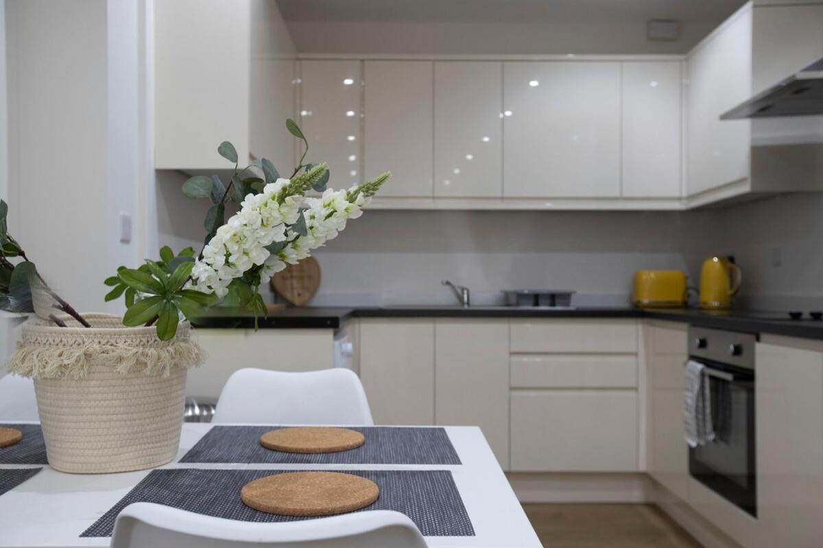 Aldgate One Apartment