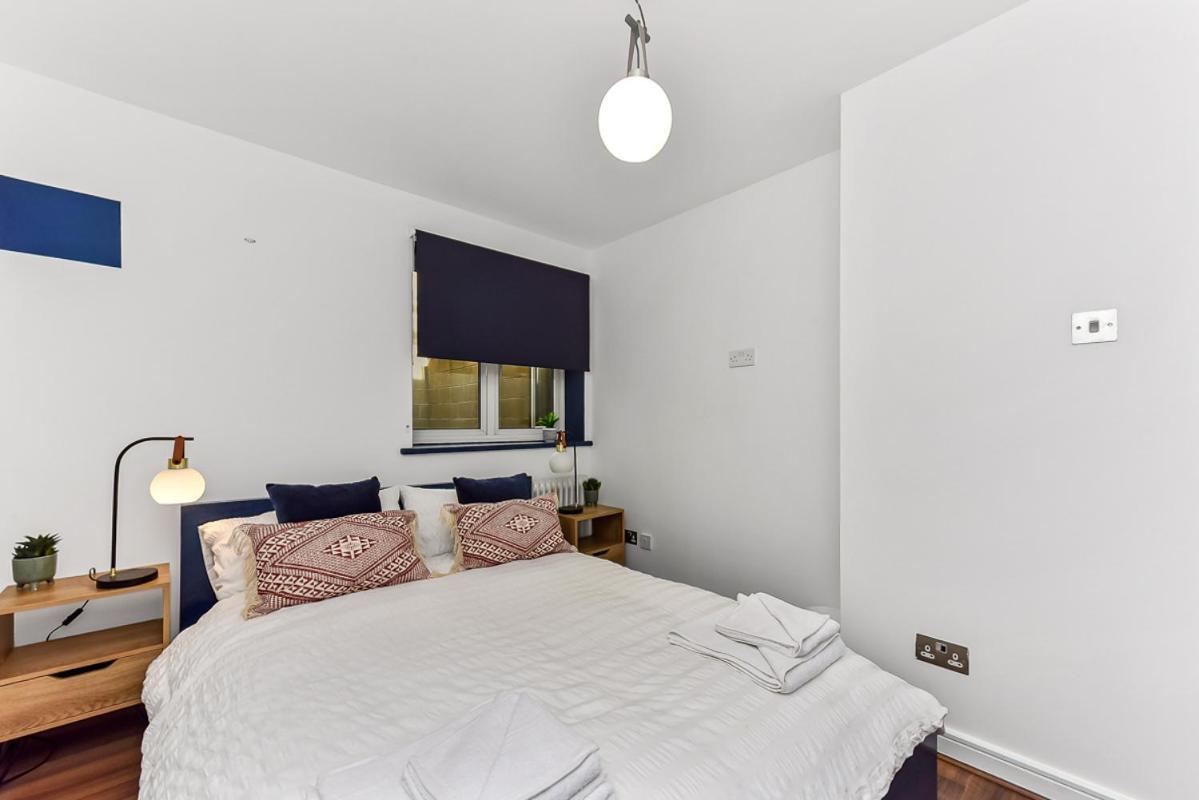 Bright And Spacious 2 Bed In Apartment London