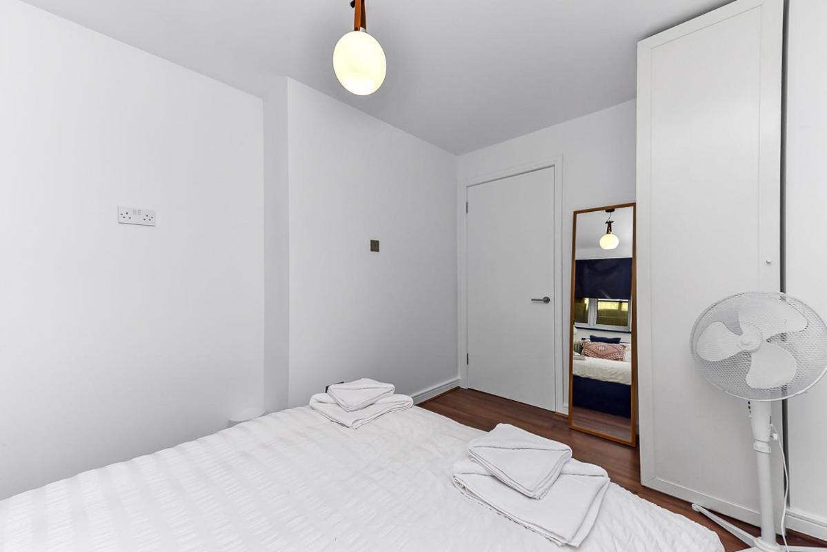Apartment Bright And Spacious 2 Bed In London