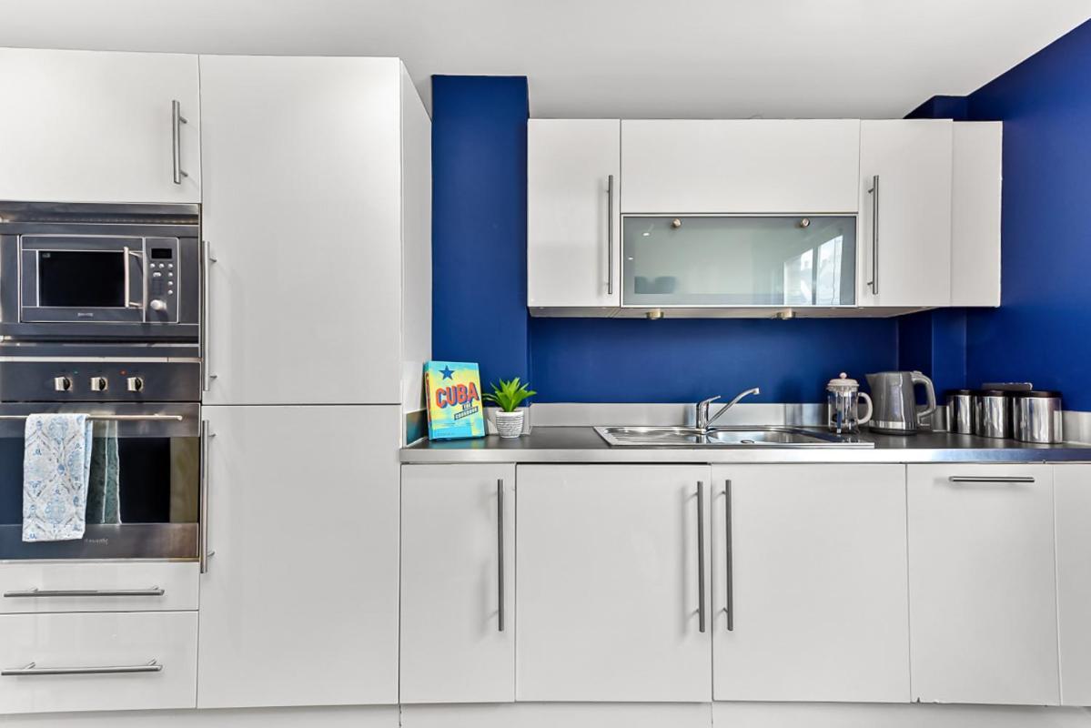 Apartment Bright And Spacious 2 Bed In *