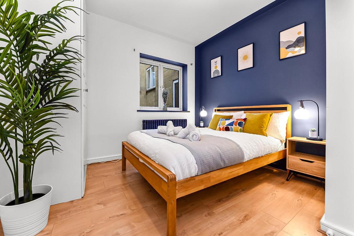 Bright And Spacious 2 Bed In London