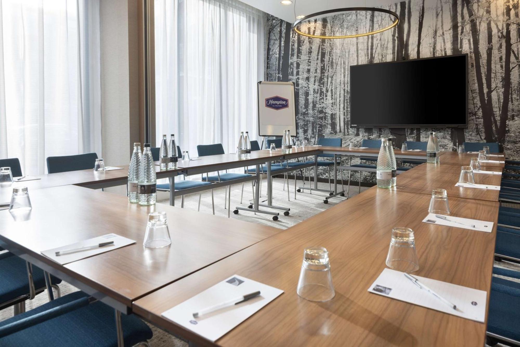 Hampton By Hilton Waterloo 3* London