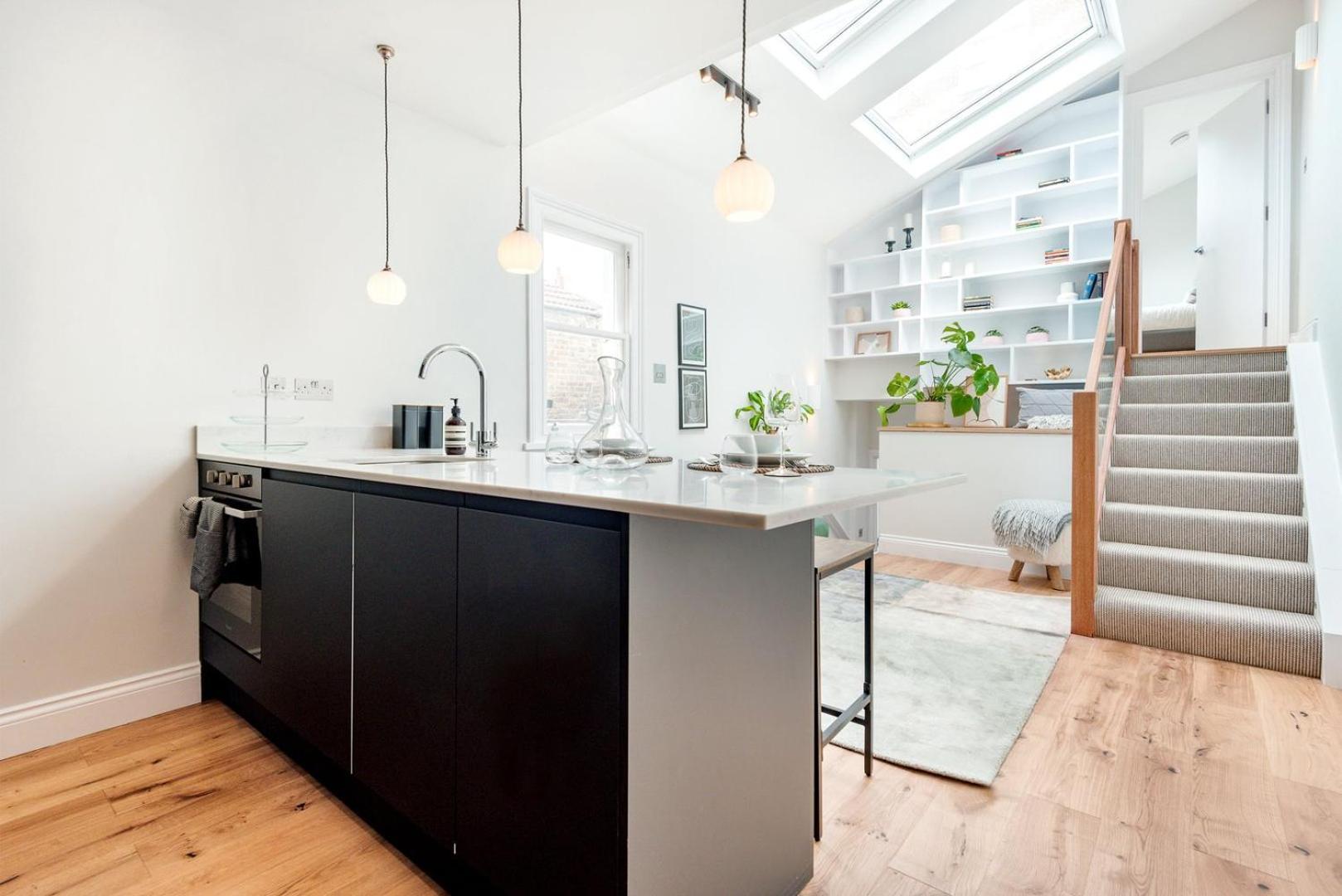 Lillie Road B Apartment *