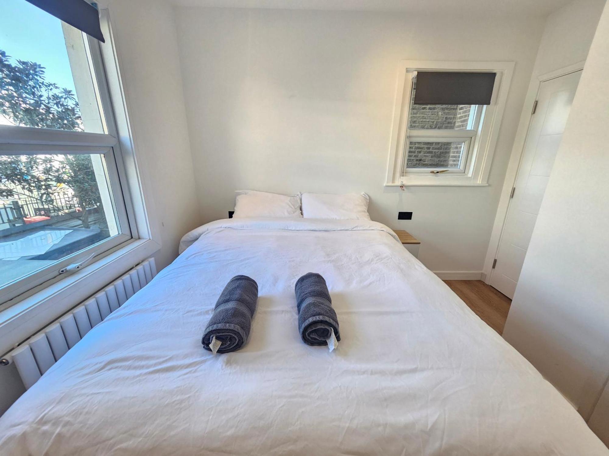 Starnest Shepherd's Bush Apartment