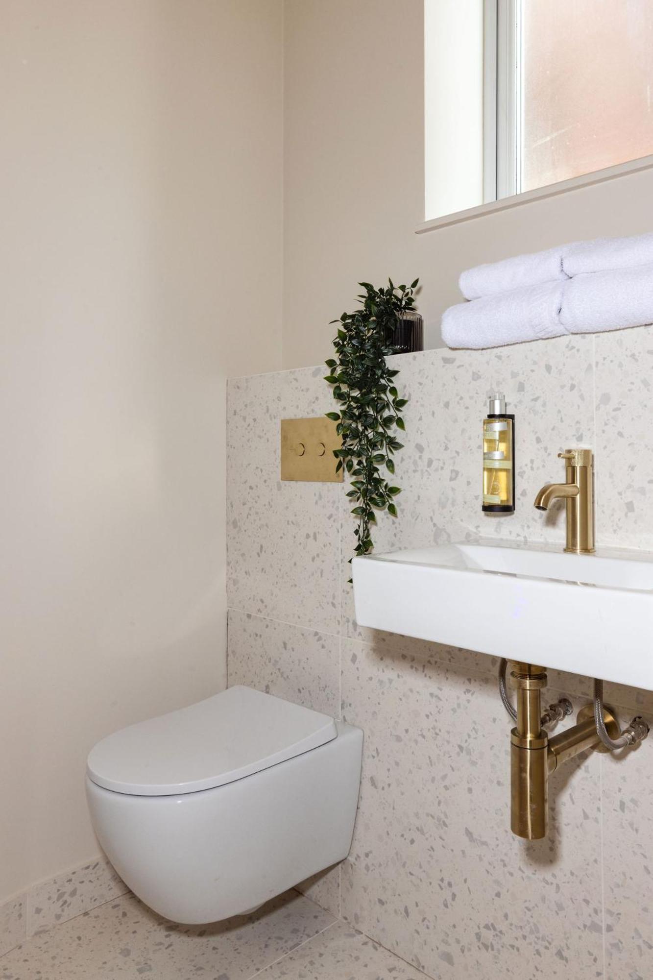 Fivem West Hampstead - South Apartment London