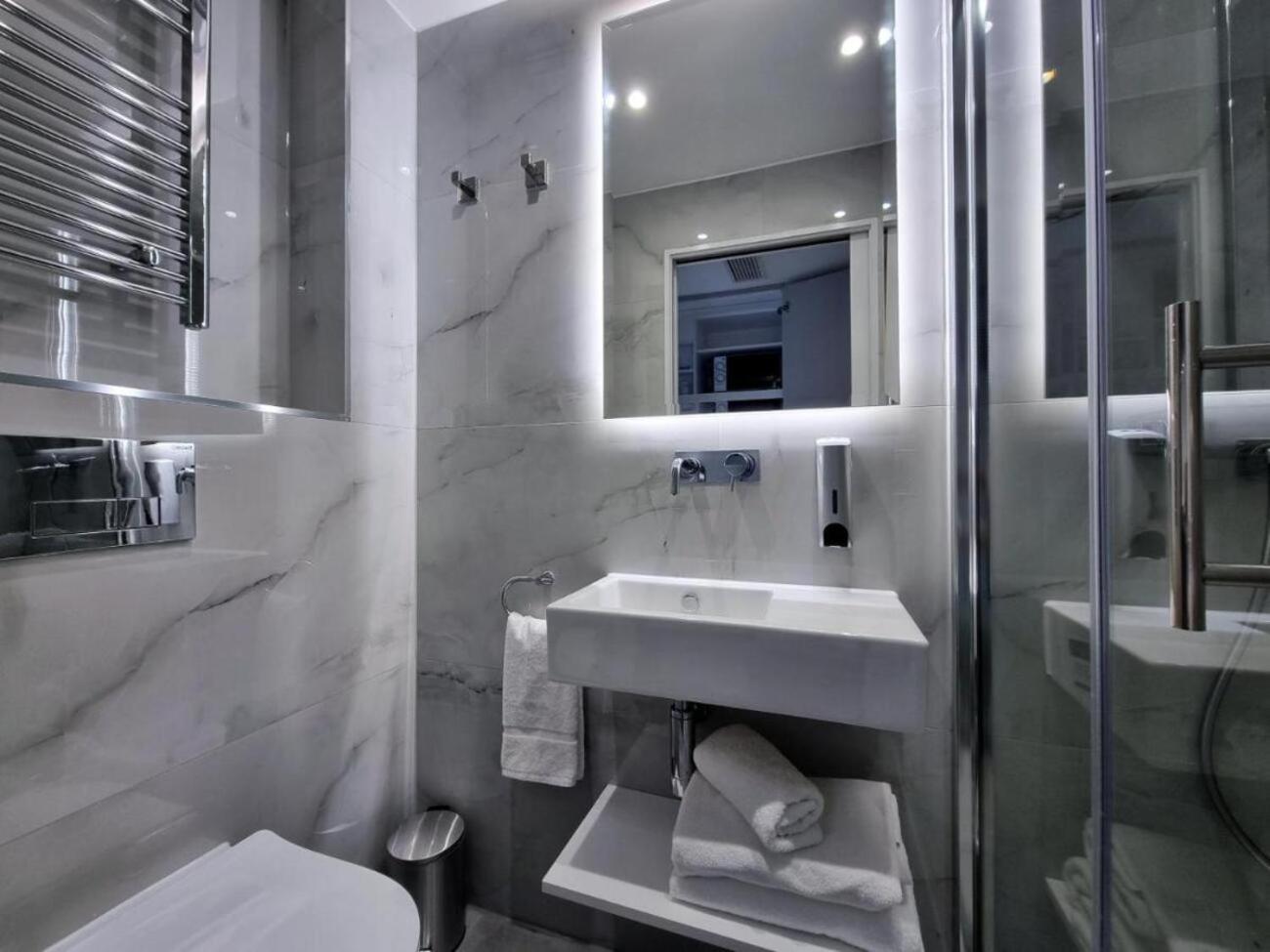 Nox Olympia Hotel 4*