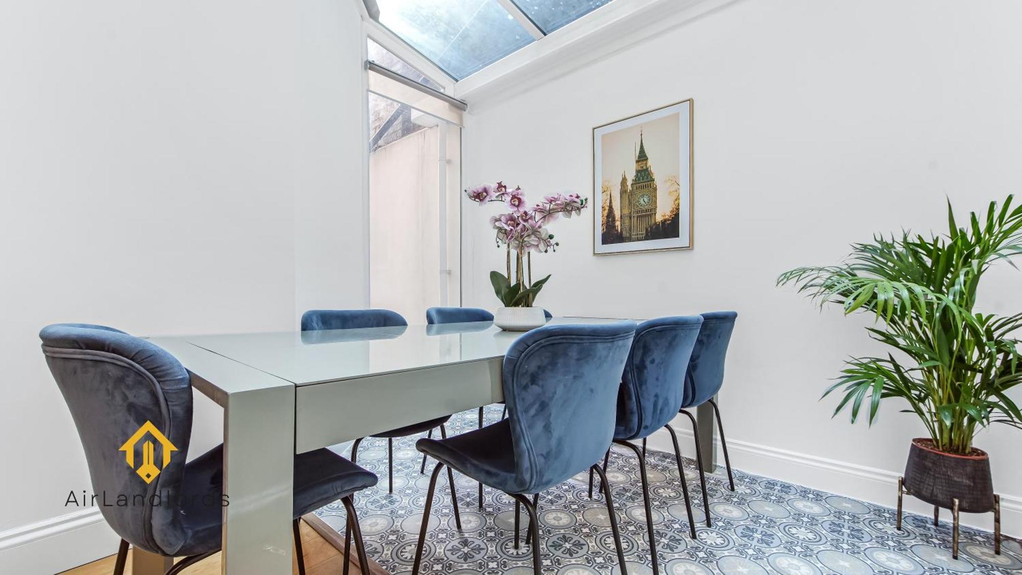 Ferienhaus Exceptional 4 Bedroom House Paddington Station!