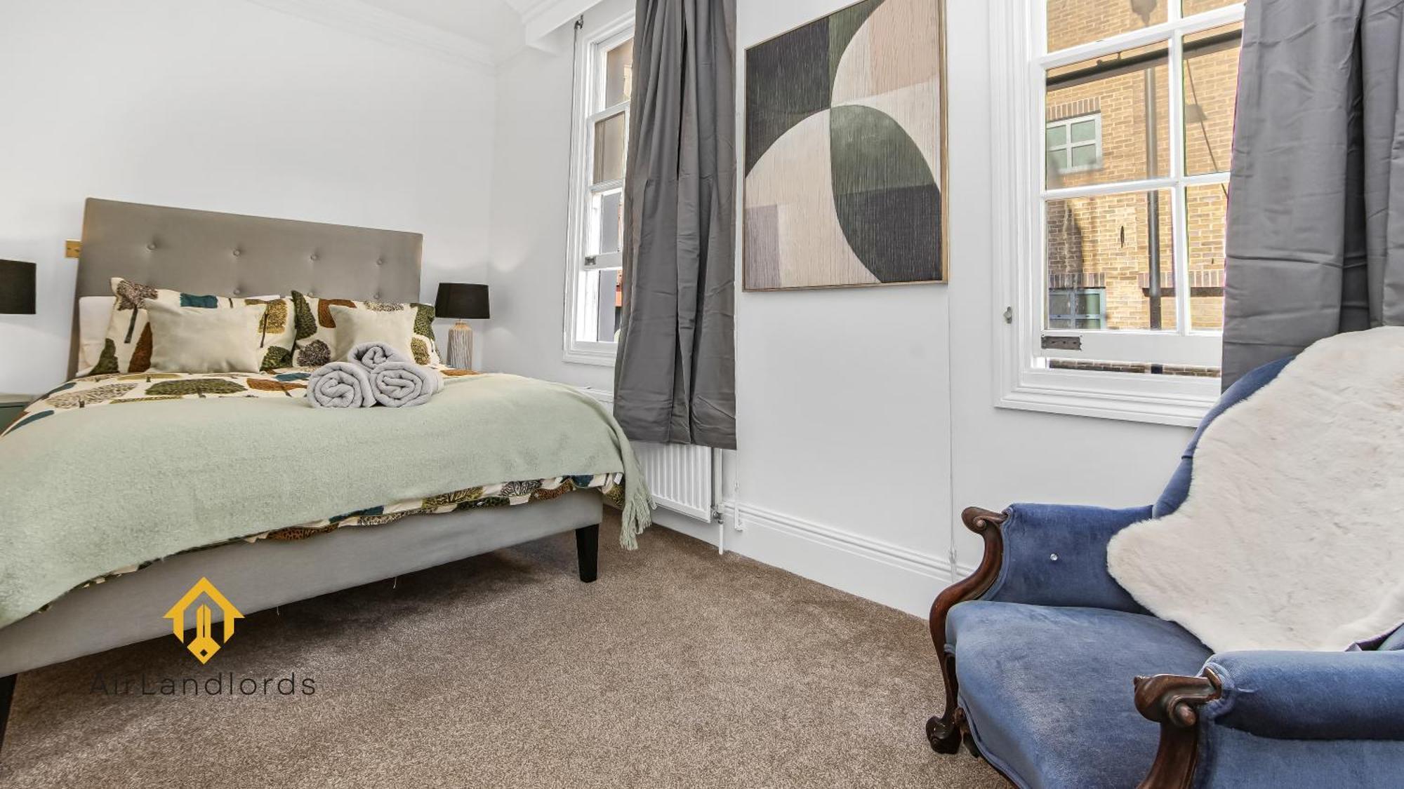 Exceptional 4 Bedroom House Paddington Station! Ferienhaus