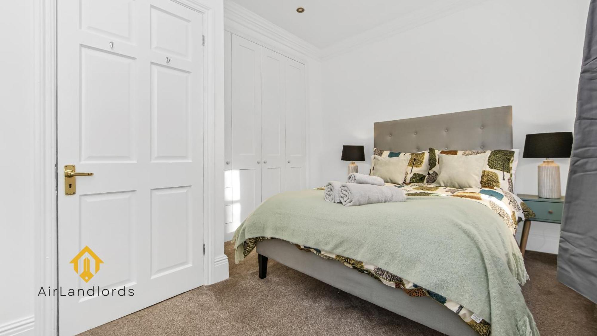 Ferienhaus Exceptional 4 Bedroom House Paddington Station!