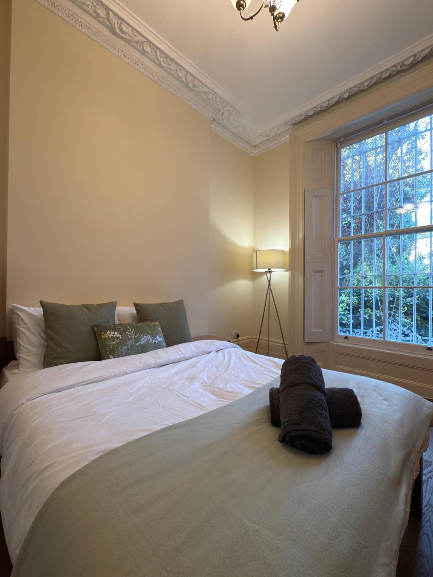 Apartment Amanah - 2 Bed Iconic Abbey Road Zone 2 London