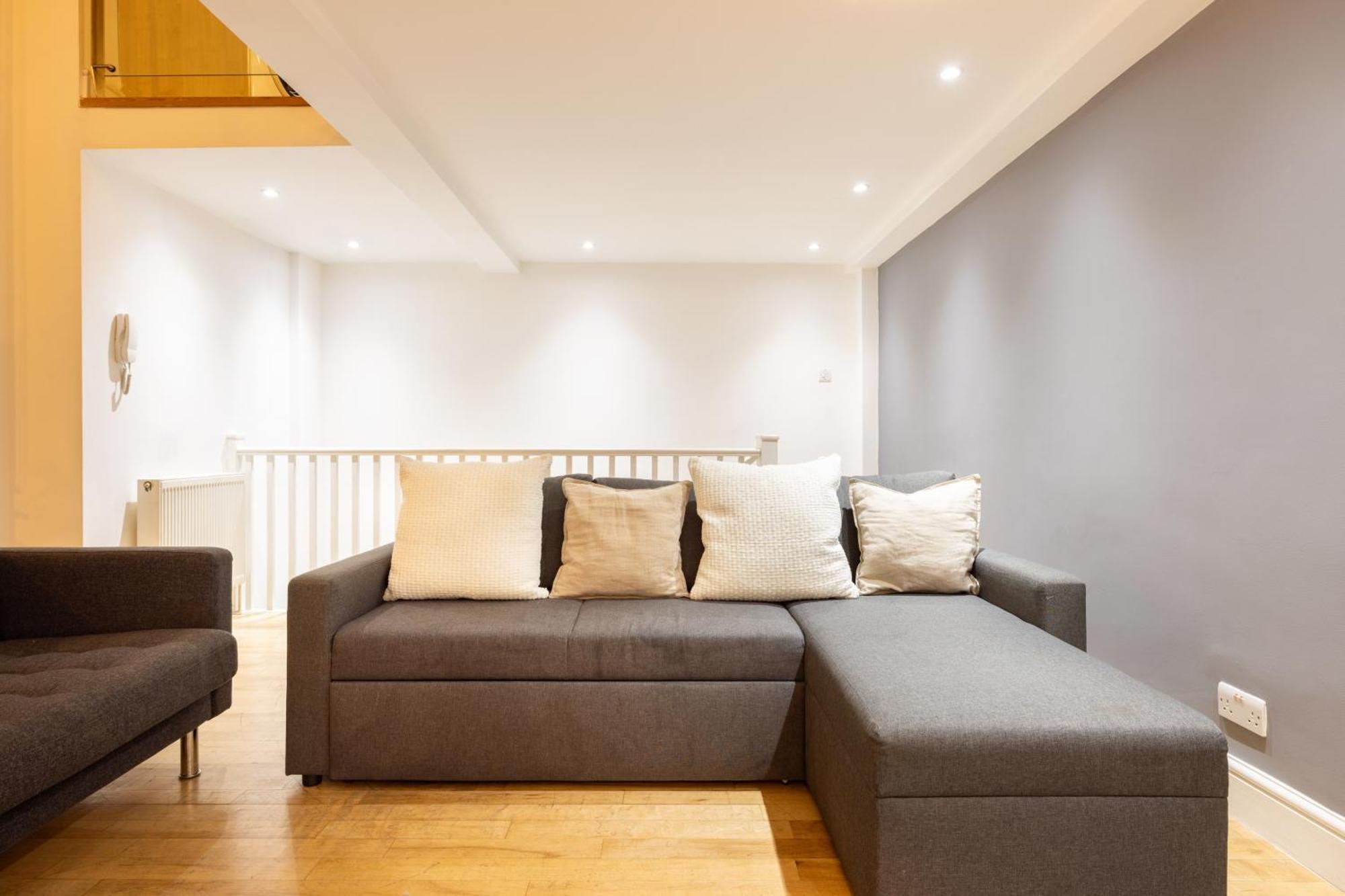 Charming Retreat In * London