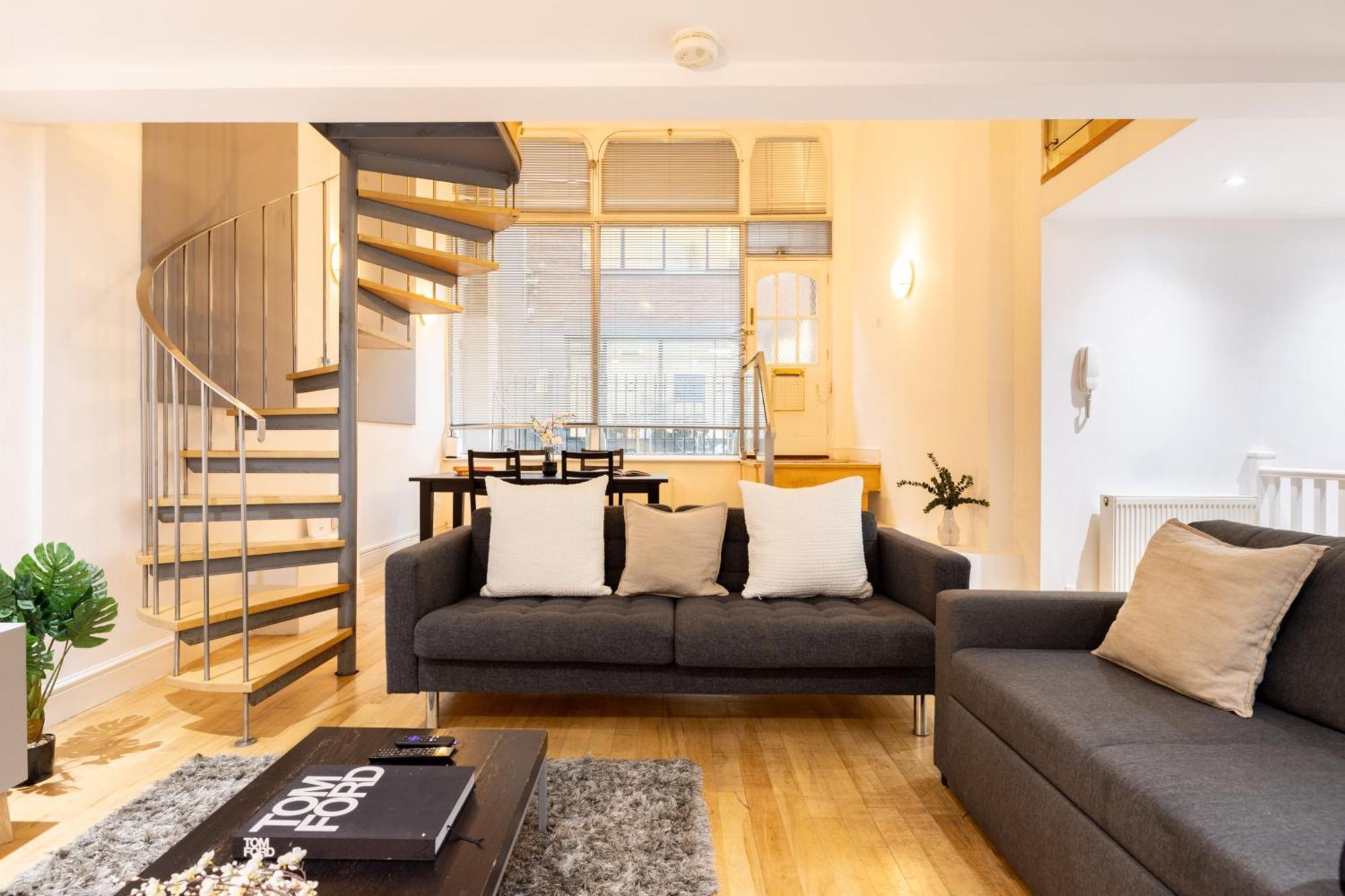 Charming Retreat In * London