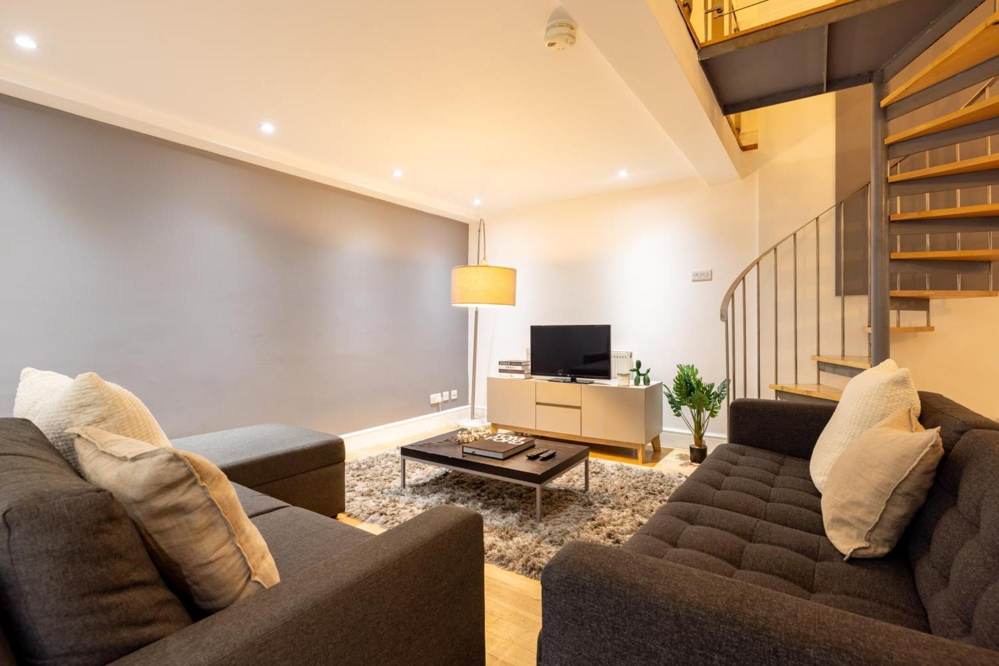 Charming Retreat In Apartment