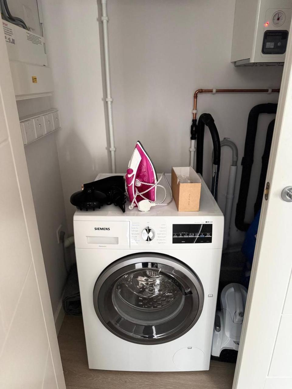Modern 2 Bedroom Near Eye