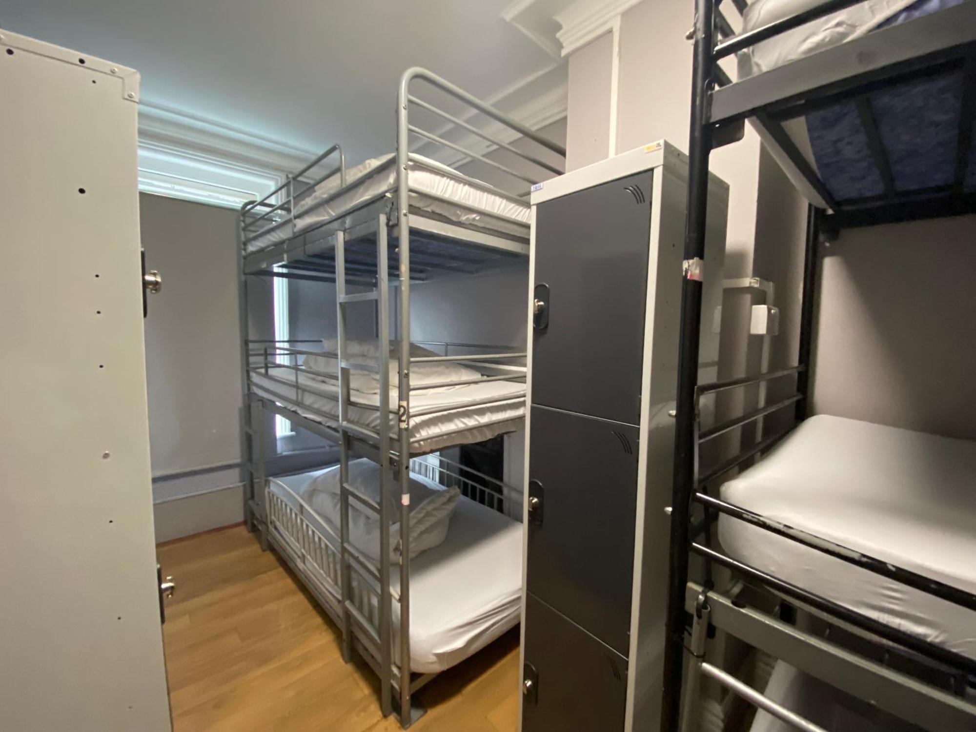 Queen Elizabeth Hostel Albergue *