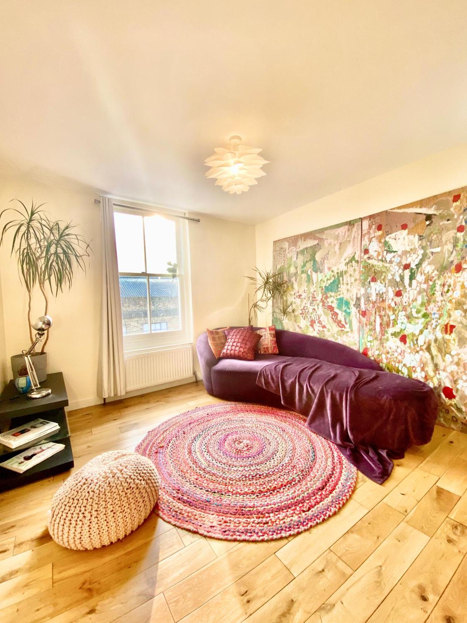 London's East End 2 Bedroom Apartment London