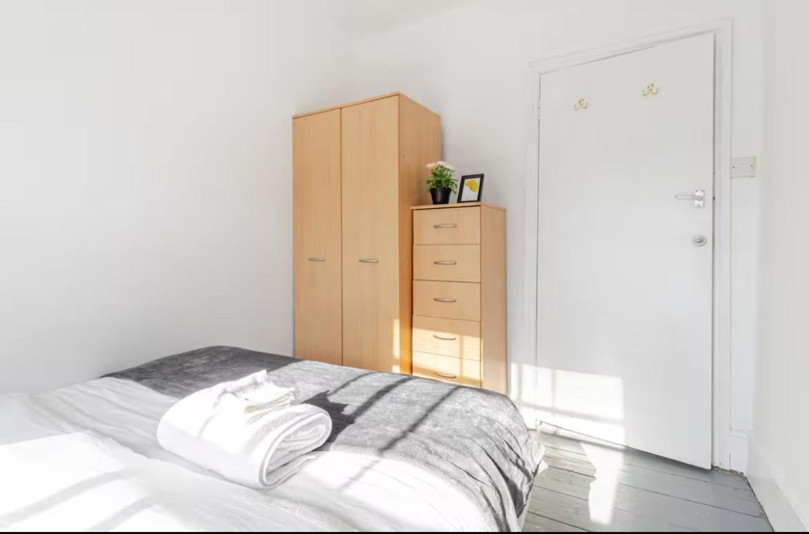 - 10 Percent Reduced From Restaurant Bill Apartamento