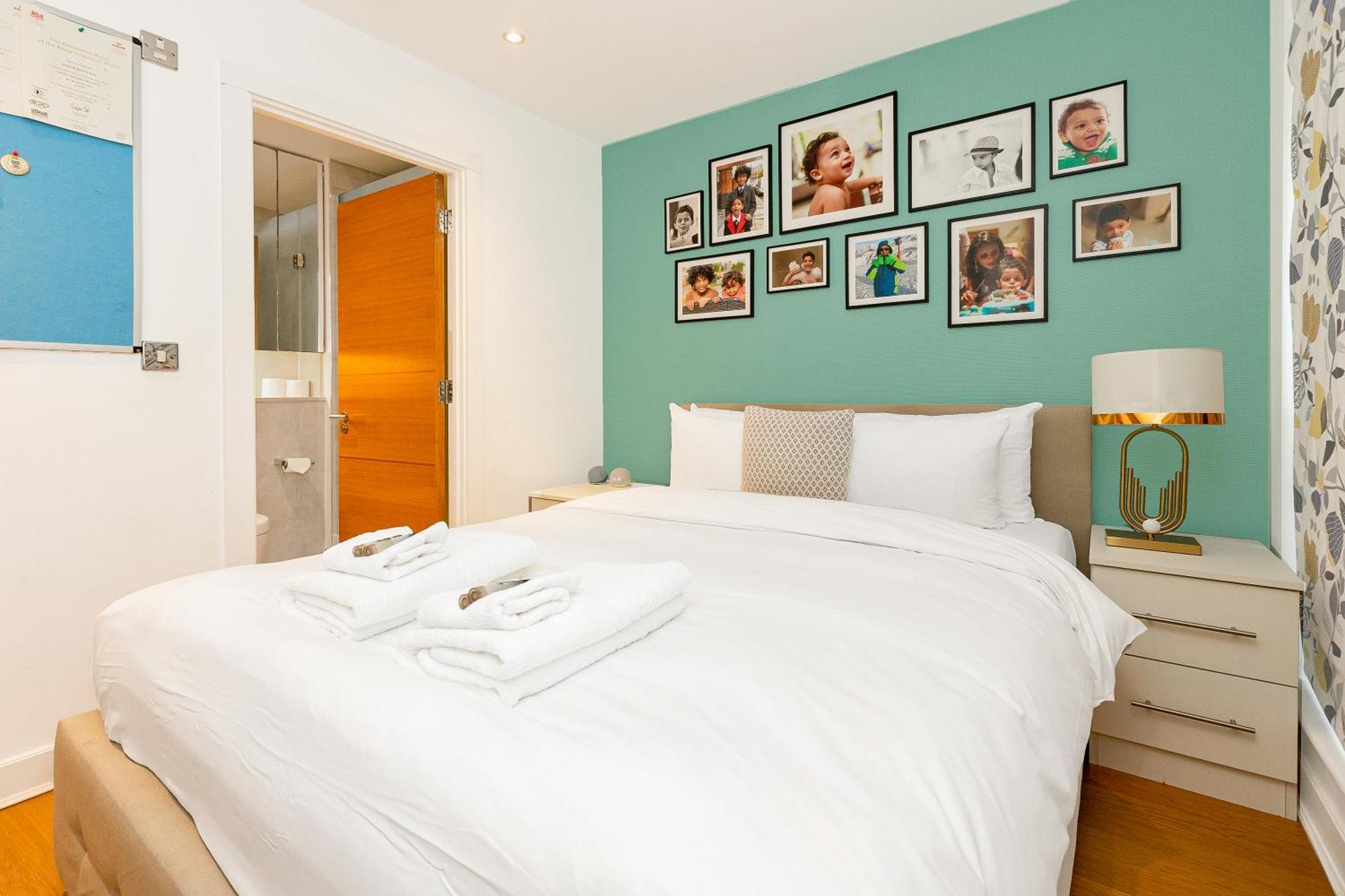 Upscale 3br W Balcony, 3min Railway Station *
