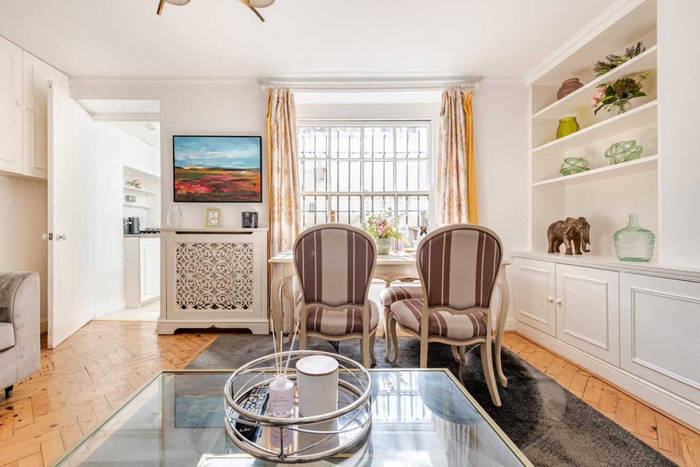 6 Bed Royal Buckingham Palace Mansion Apartment London