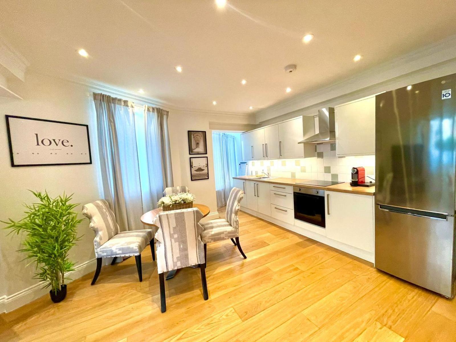 Private 2 Bedrooms Flat In Knightsbridge * London