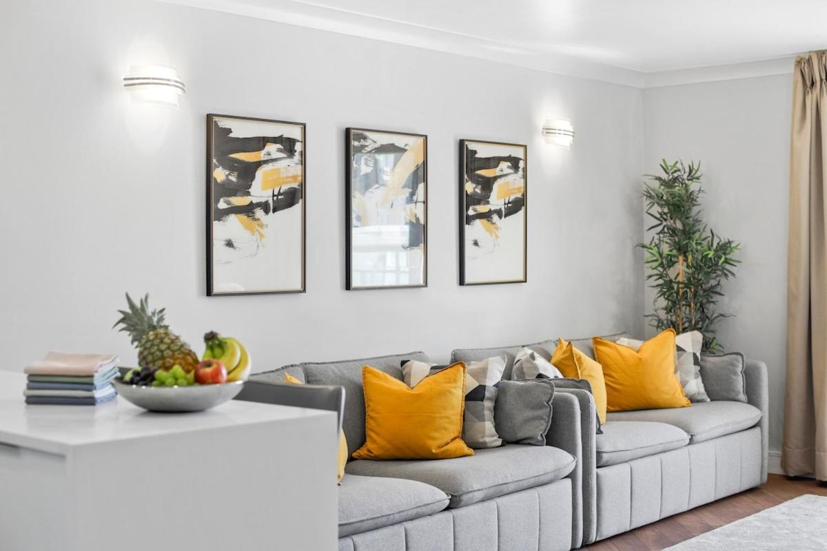 Modern Luxe 1 Bedroom With Location Apartment London