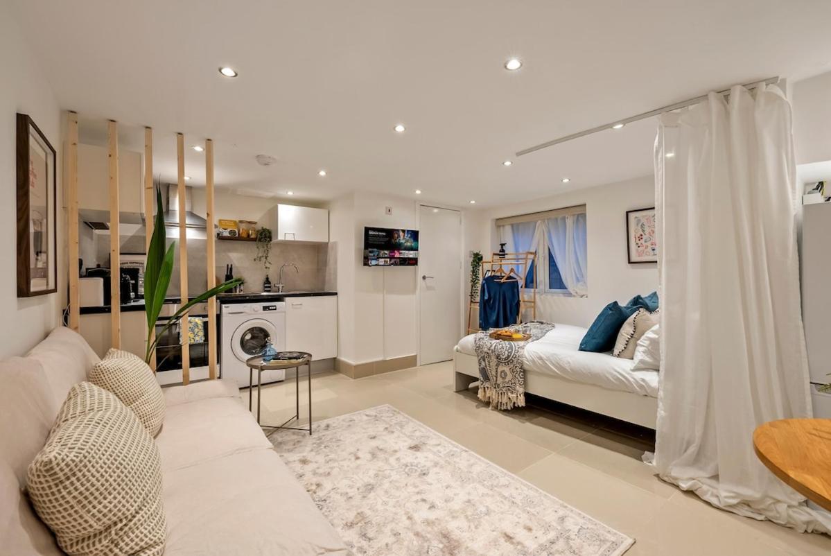 Apartment Chic Hideaway In Little Venice London