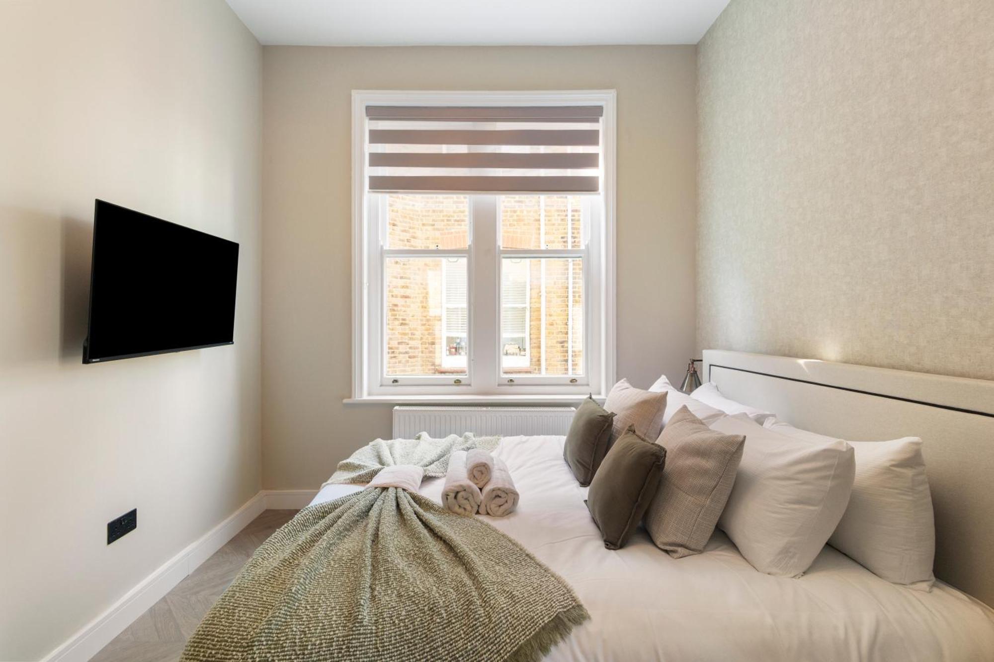 Luxury 3 Bedroom Flat 5 Min Walk To Maida Vale Tube Station London