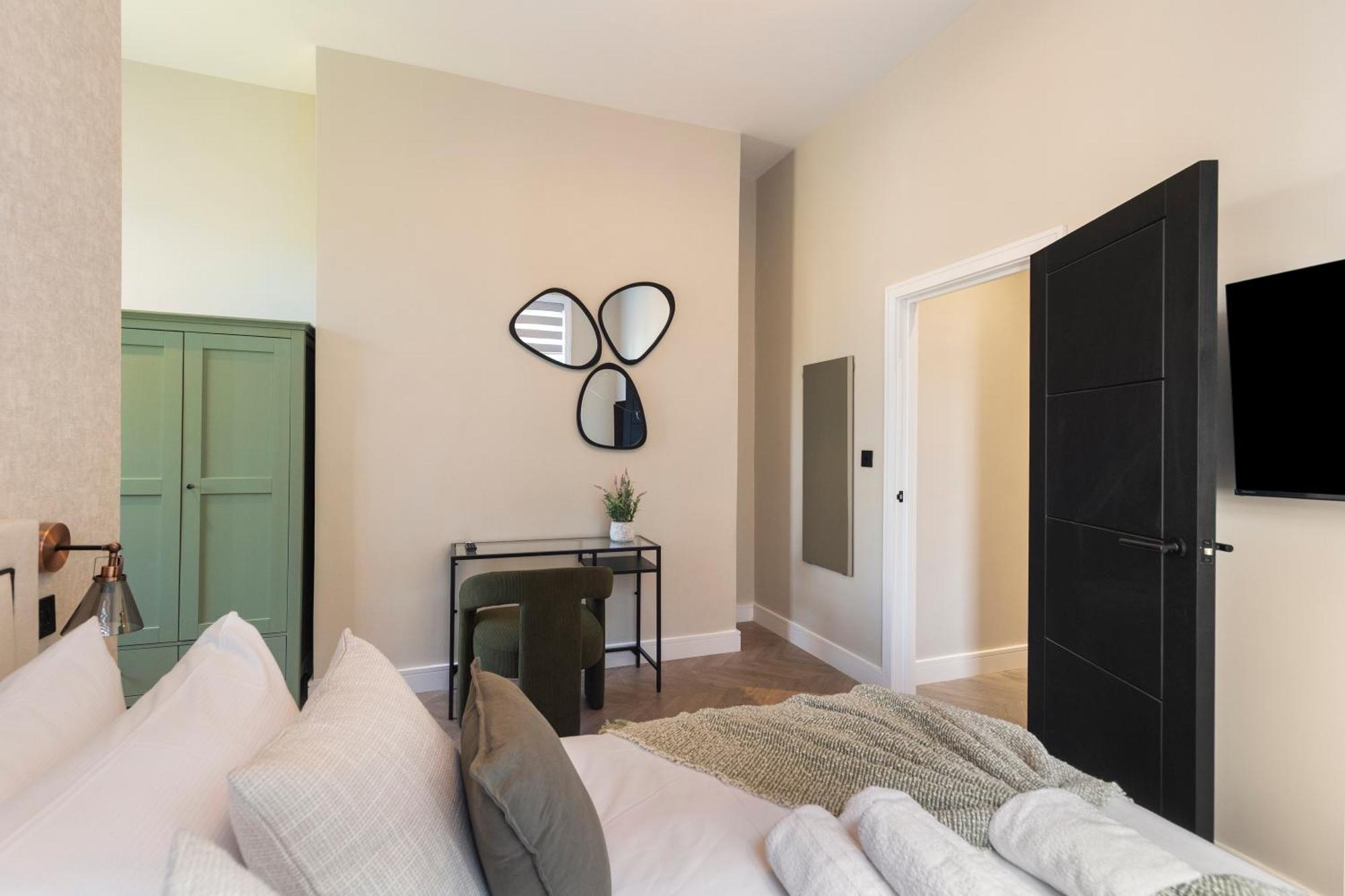 Luxury 3 Bedroom Flat 5 Min Walk To Maida Vale Tube Station * London