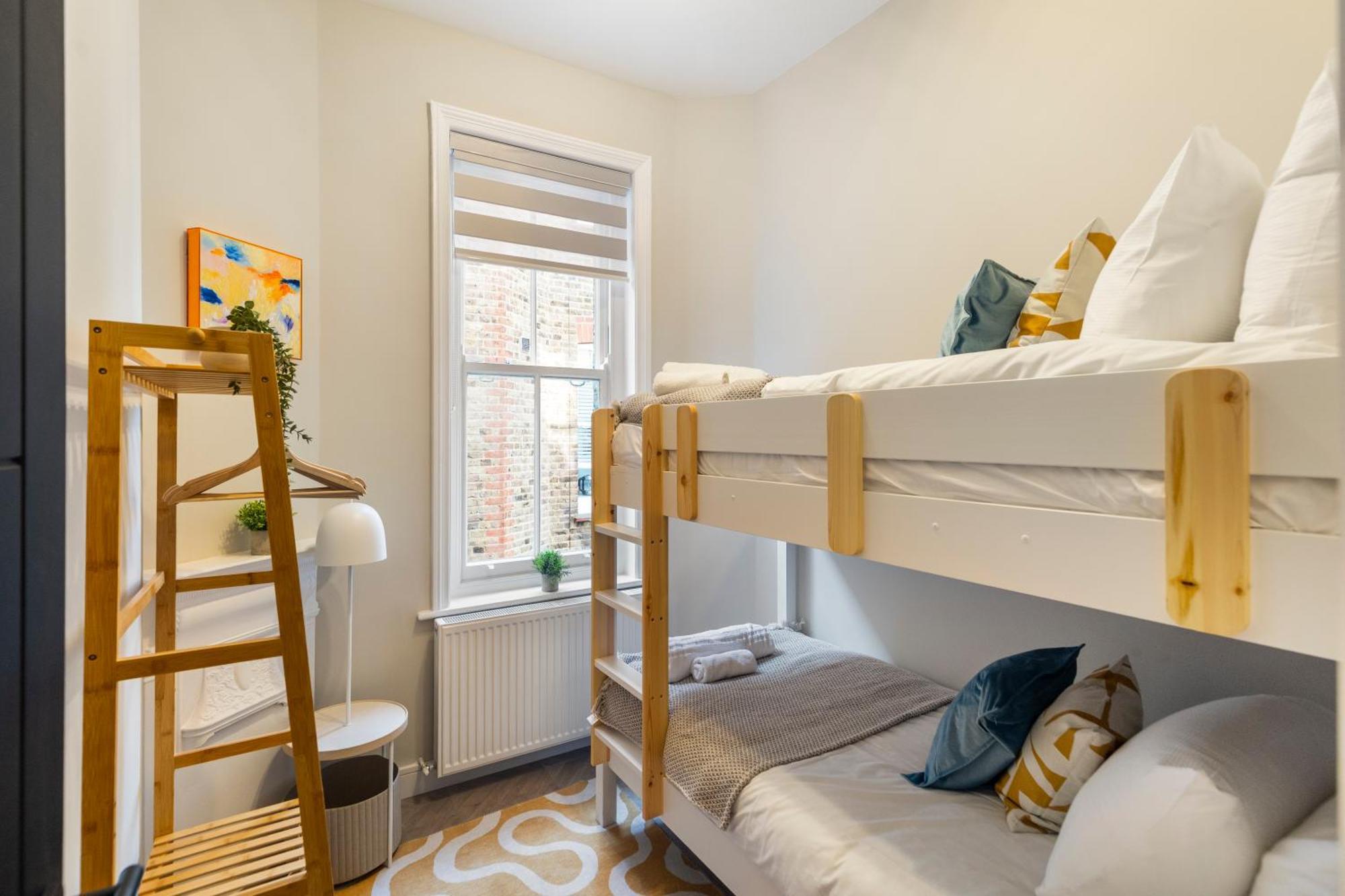 Luxury 3 Bedroom Flat 5 Min Walk To Maida Vale Tube Station * London