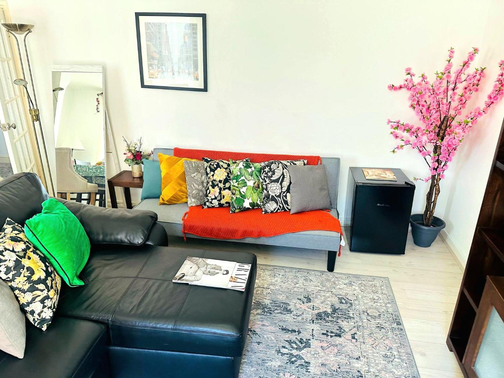 Lovely Quiet Spacious Around Little Venice Desirable Location Very By Ricky & Giustina * Londres