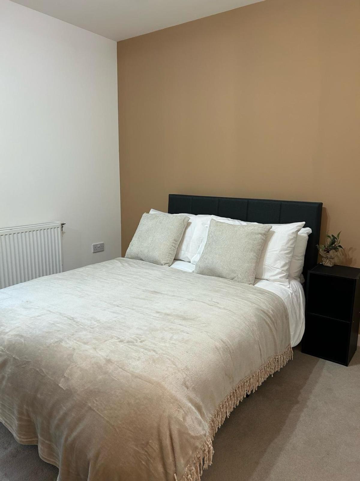 Apartment Modern 2-bedroom Flat Near Wembley - 9 Minutes From Park Royal Station London