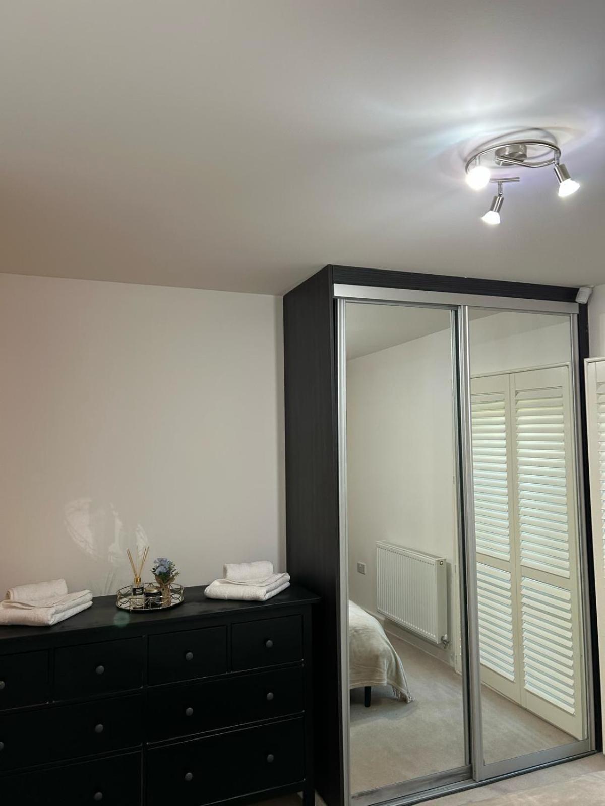 Modern 2-bedroom Flat Near Wembley - 9 Minutes From Park Royal Station *