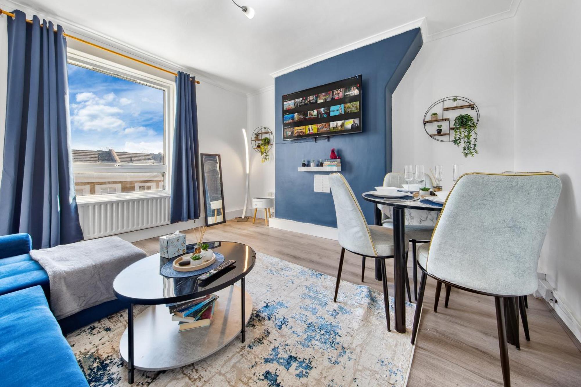 Modern 2 Bed Sleeps 7 * London