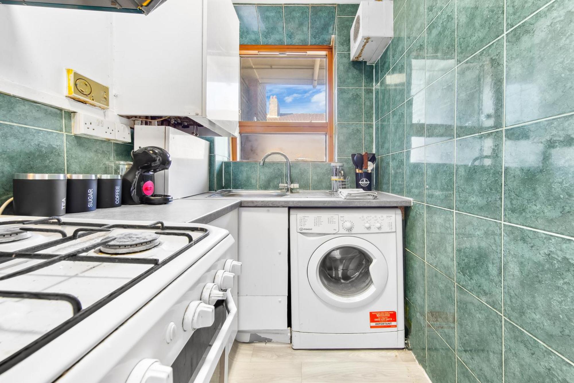 Apartment Modern 2 Bed Sleeps 7 London
