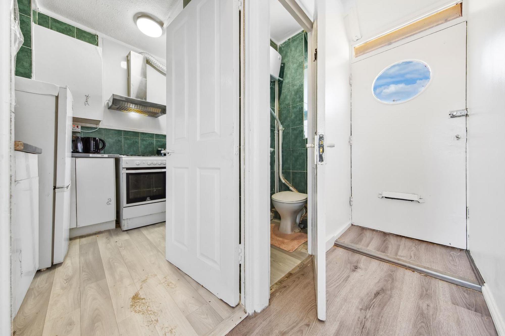 Apartment Modern 2 Bed Sleeps 7 London