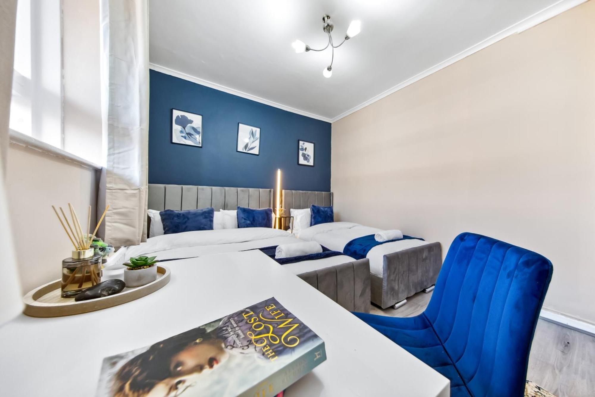 Modern 2 Bed Sleeps 7 *