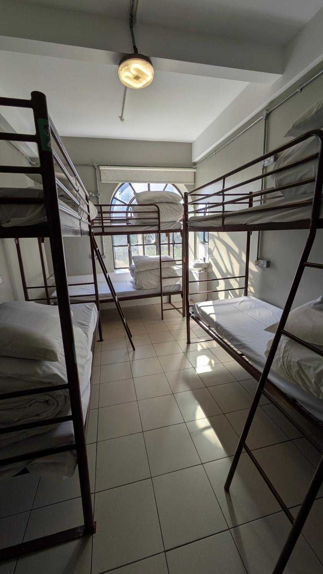 Rest Up Hostel *